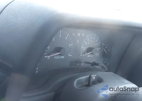 2000 Jeep Cherokee Sport from USA, damaged, VIN 1J4FF48S5YL260176